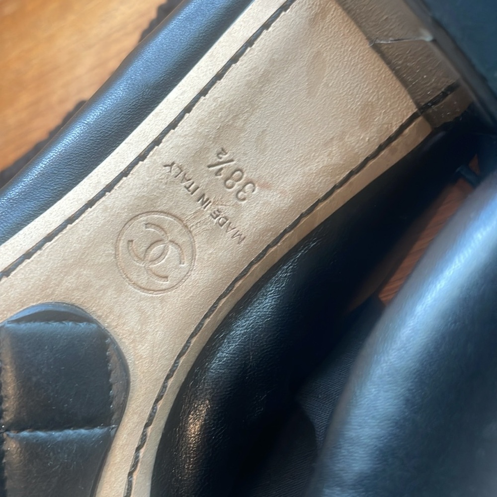 Chanel Size 38 1/2 Black Leather with Vinyl Tips Almost New Maybe Worn once - Picture 5 of 15